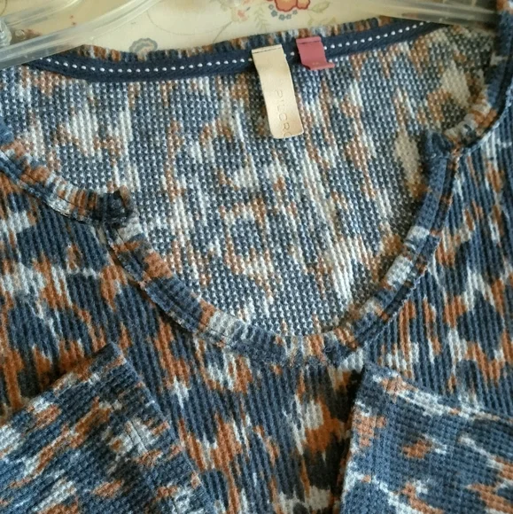 Pilcro Anthropologie Split Neck Notched V Neck Thermal Top Size XS - Picture 7 of 9